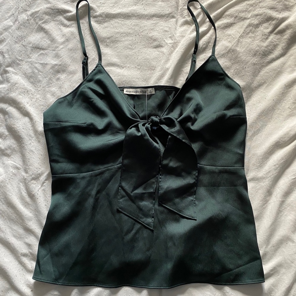 NWT green silk tank with bow
